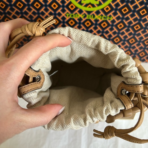 Tory Burch Emerson Woven Mini Bucket Bag Crossbody Bag Ginger Shortbread Tan - Picture 5 of 6